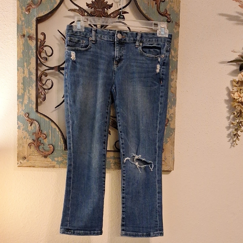 Aeropostale Blue Jeab Distressed  Capris. NWOT Size 5/6
